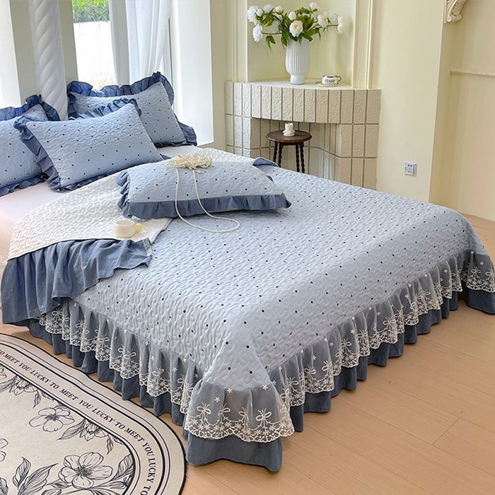 91家纺网 家纺一手货源 找家纺 雨彤家纺 2025年新款赫本风云朵水洗棉夹棉双层花边床盖 芋艿波波-兰-赫本风