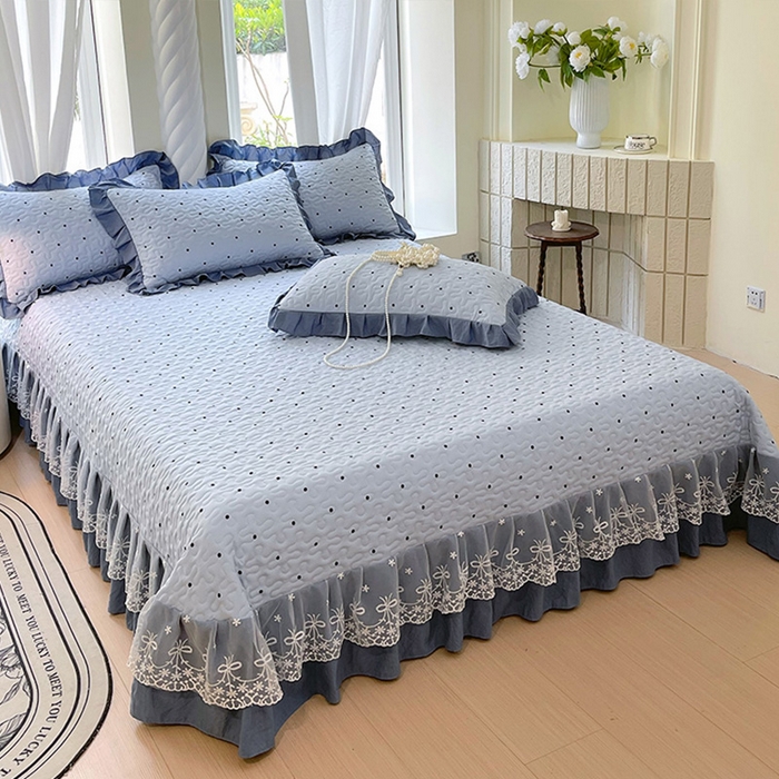 91家纺网 家纺一手货源 找家纺 雨彤家纺 2025年新款赫本风云朵水洗棉夹棉双层花边床盖 芋艿波波-兰-赫本风