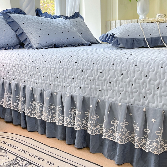 91家纺网 家纺一手货源 找家纺 雨彤家纺 2025年新款赫本风云朵水洗棉夹棉双层花边床盖 芋艿波波-兰-赫本风