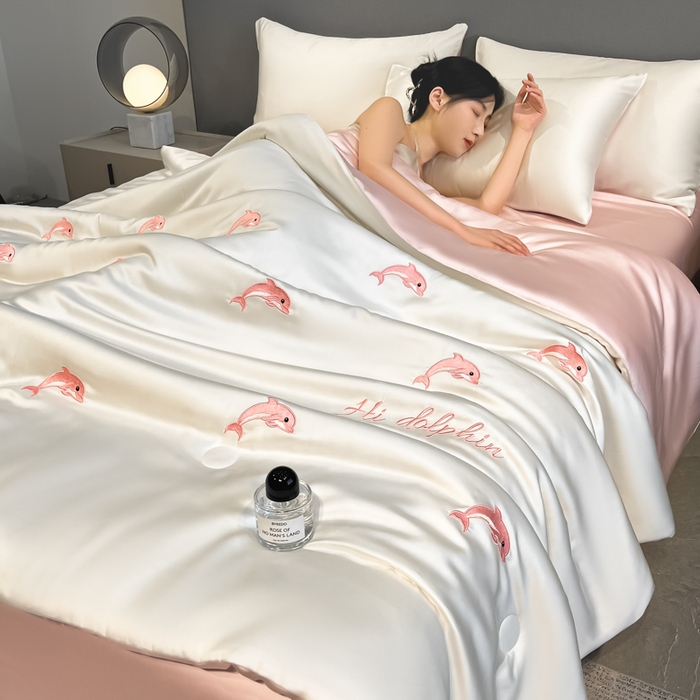 如一 2025新款精绣系列水洗冰丝夏被四件套 小海豚-奶白粉