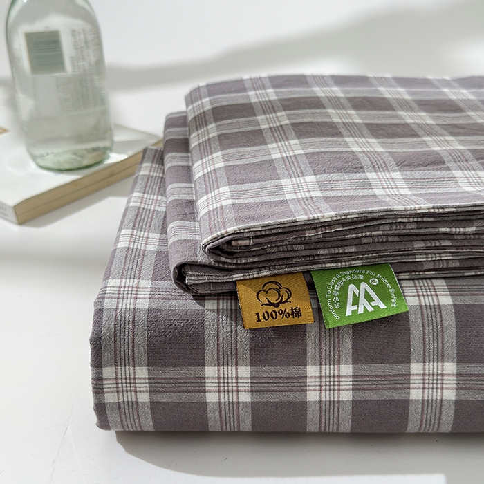 91家纺网 家纺一手货源 找家纺 吉象家纺 2025新款全棉色织水洗棉床单三件套 青春告白灰