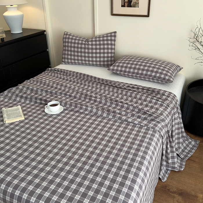 91家纺网 家纺一手货源 找家纺 吉象家纺 2025新款全棉色织水洗棉床单三件套 青春告白灰