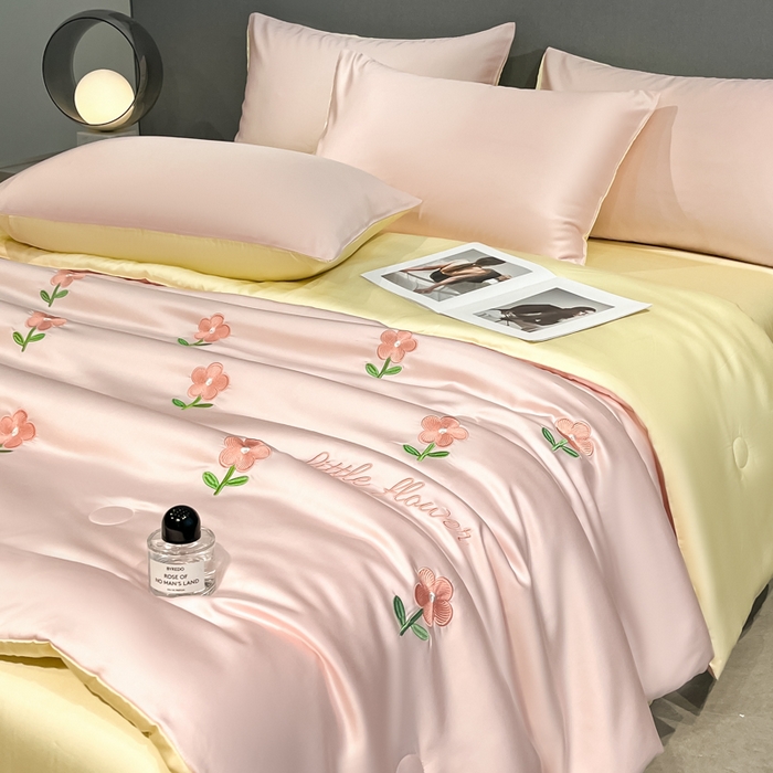 91家纺网 家纺一手货源 找家纺 如一 2025新款精绣系列水洗冰丝夏被四件套 小红花-粉米