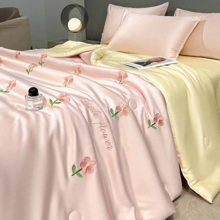 91家纺网 家纺一手货源 找家纺 如一 2025新款精绣系列水洗冰丝夏被四件套 小红花-粉米