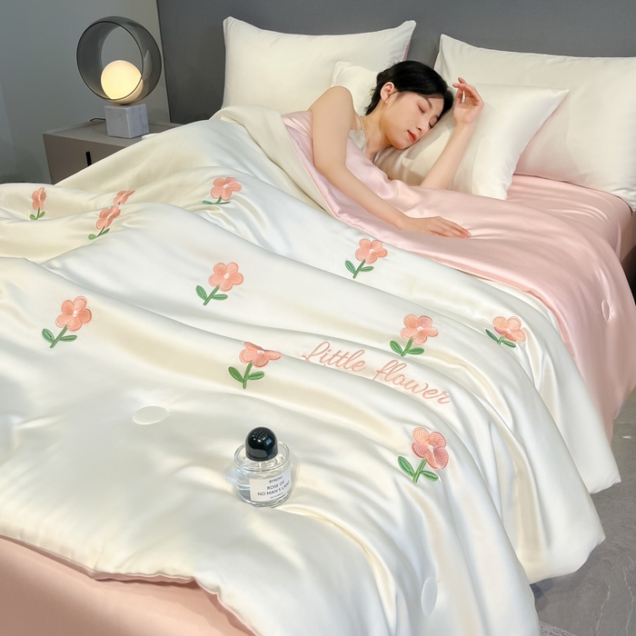 如一 2025新款精绣系列水洗冰丝夏被四件套 小红花-奶白粉