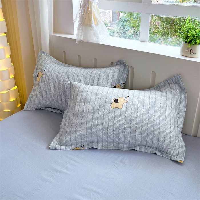 大吉 2025新款亲肤舒适全棉纯棉喷气小清新印花系列单枕套枕套单件单品枕套 蜡笔小象