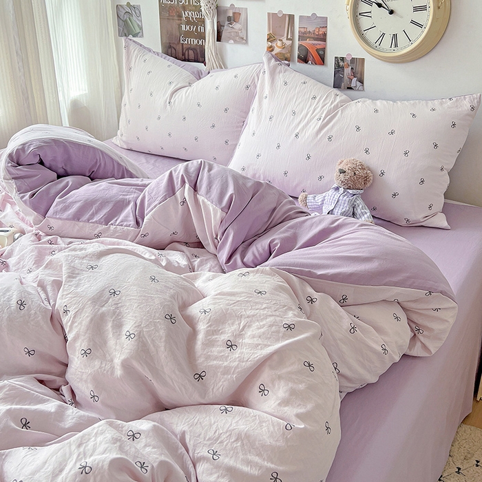 91家纺网 家纺一手货源 找家纺 沐芷 2025 A类水洗棉印花四件套卡通简约床单三件套宿舍 【提供买家秀】 紫色蝴蝶结