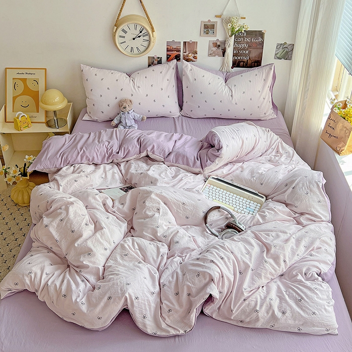 91家纺网 家纺一手货源 找家纺 沐芷 2025 A类水洗棉印花四件套卡通简约床单三件套宿舍 【提供买家秀】 紫色蝴蝶结