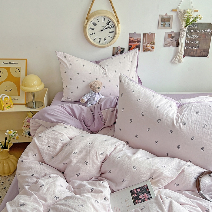 91家纺网 家纺一手货源 找家纺 沐芷 2025 A类水洗棉印花四件套卡通简约床单三件套宿舍 【提供买家秀】 紫色蝴蝶结