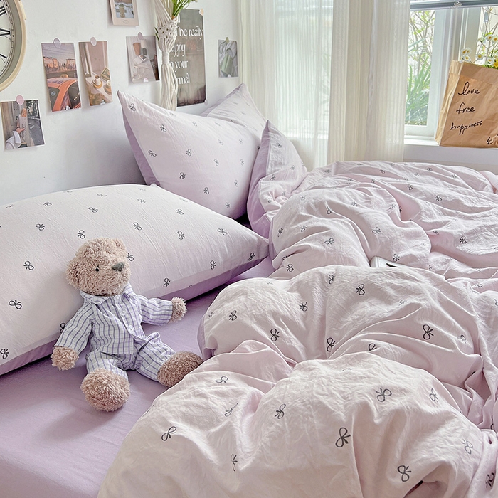 91家纺网 家纺一手货源 找家纺 沐芷 2025 A类水洗棉印花四件套卡通简约床单三件套宿舍 【提供买家秀】 紫色蝴蝶结