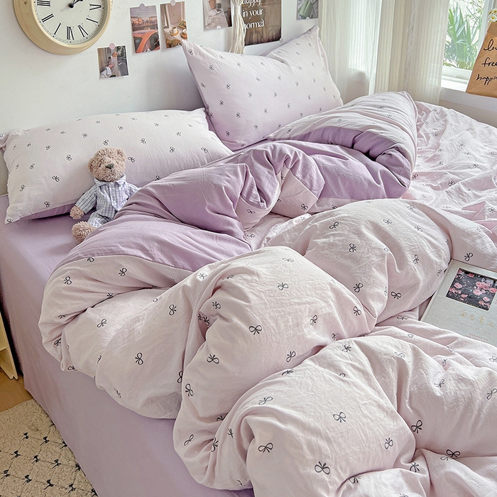 91家纺网 家纺一手货源 找家纺 沐芷 2025 A类水洗棉印花四件套卡通简约床单三件套宿舍 【提供买家秀】 紫色蝴蝶结