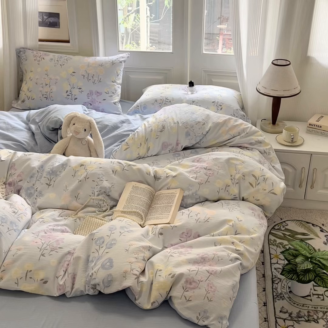 91家纺网 家纺一手货源 找家纺 港岛妹妹 2025新款高克重提花双层纱四件套-风格一 花开半夏-蓝