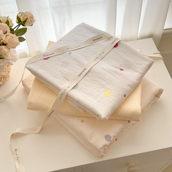 91家纺网 家纺一手货源 找家纺 港岛妹妹 2025新款高克重提花双层纱四件套-风格一 幻彩波点