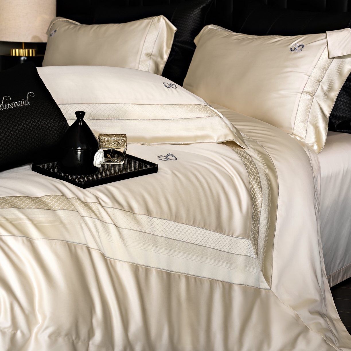 91家纺网 家纺一手货源 找家纺 时亿家居 2025新款天丝棉绣花四件套-臻品系列 臻品-金