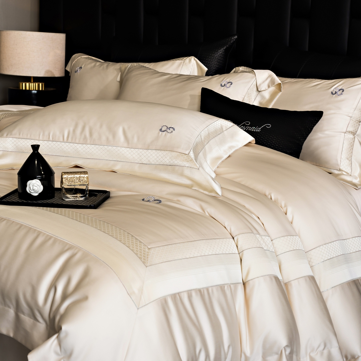 91家纺网 家纺一手货源 找家纺 时亿家居 2025新款天丝棉绣花四件套-臻品系列 臻品-金