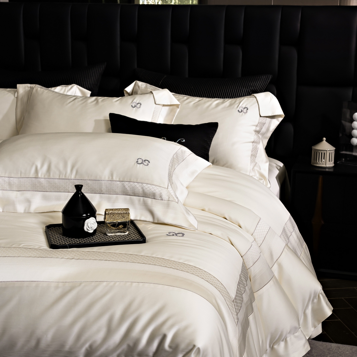 91家纺网 家纺一手货源 找家纺 时亿家居 2025新款天丝棉绣花四件套-臻品系列 臻品-白