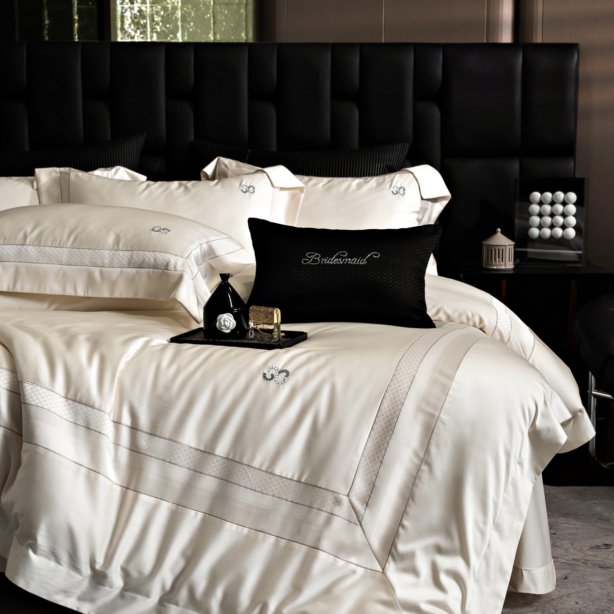 91家纺网 家纺一手货源 找家纺 时亿家居 2025新款天丝棉绣花四件套-臻品系列 臻品-白