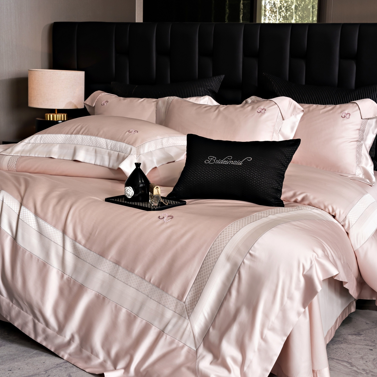 91家纺网 家纺一手货源 找家纺 时亿家居 2025新款天丝棉绣花四件套-臻品系列 臻品-粉