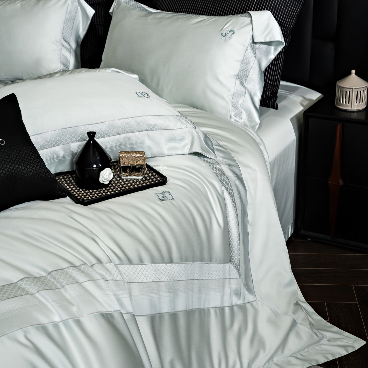 91家纺网 家纺一手货源 找家纺 时亿家居 2025新款天丝棉绣花四件套-臻品系列 臻品-兰