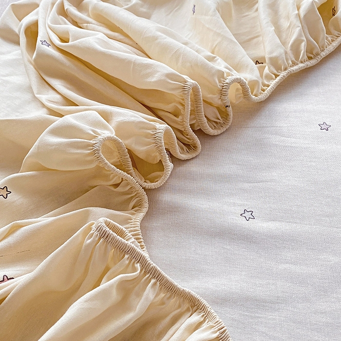 91家纺网 家纺一手货源 找家纺 天之爱 2025新款全棉印花单床笠 条纹熊