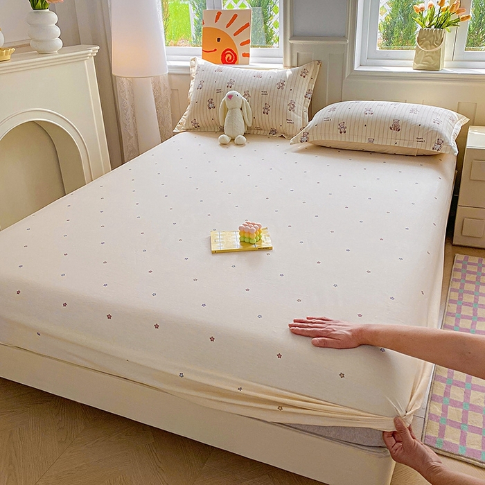 91家纺网 家纺一手货源 找家纺 天之爱 2025新款全棉印花单床笠 条纹熊