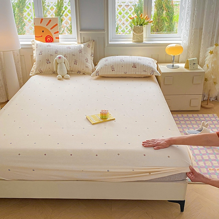 91家纺网 家纺一手货源 找家纺 天之爱 2025新款全棉印花单床笠 条纹熊