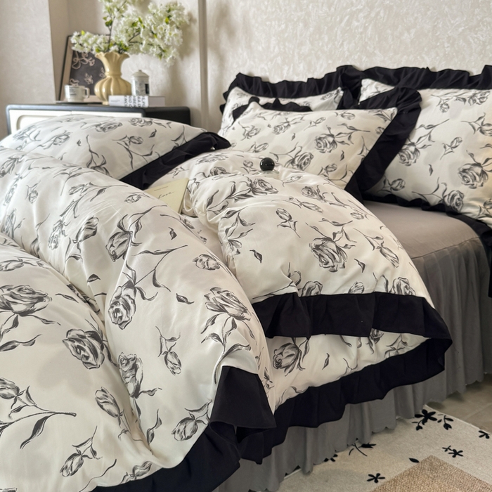 91家纺网 家纺一手货源 找家纺 上尚居 2025新款法式花边赫本风印花云朵棉四件套 水墨玫瑰