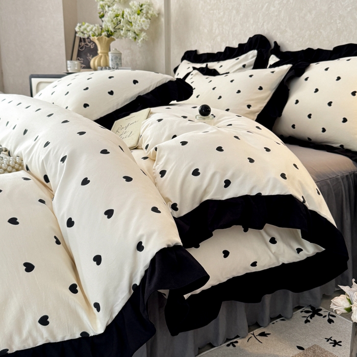 91家纺网 家纺一手货源 找家纺 上尚居 2025新款法式花边赫本风印花云朵棉四件套 心心相印