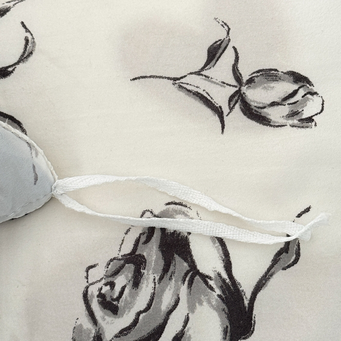 91家纺网 家纺一手货源 找家纺 上尚居 2025新款法式花边赫本风印花云朵棉四件套 水墨玫瑰