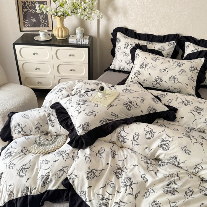 91家纺网 家纺一手货源 找家纺 上尚居 2025新款法式花边赫本风印花云朵棉四件套 水墨玫瑰