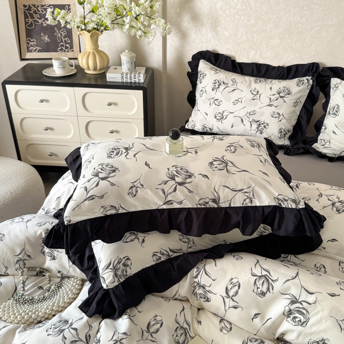 91家纺网 家纺一手货源 找家纺 上尚居 2025新款法式花边赫本风印花云朵棉四件套 水墨玫瑰