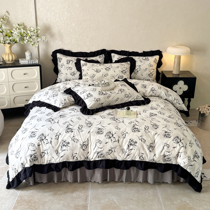 91家纺网 家纺一手货源 找家纺 上尚居 2025新款法式花边赫本风印花云朵棉四件套 水墨玫瑰