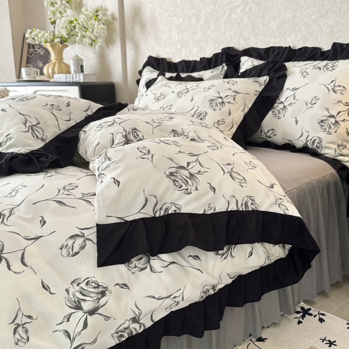 91家纺网 家纺一手货源 找家纺 上尚居 2025新款法式花边赫本风印花云朵棉四件套 水墨玫瑰