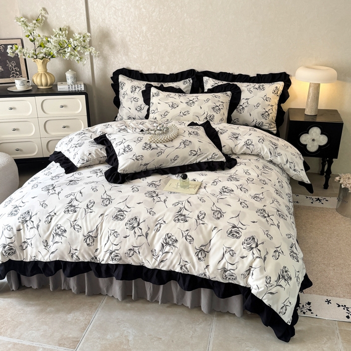 91家纺网 家纺一手货源 找家纺 上尚居 2025新款法式花边赫本风印花云朵棉四件套 水墨玫瑰