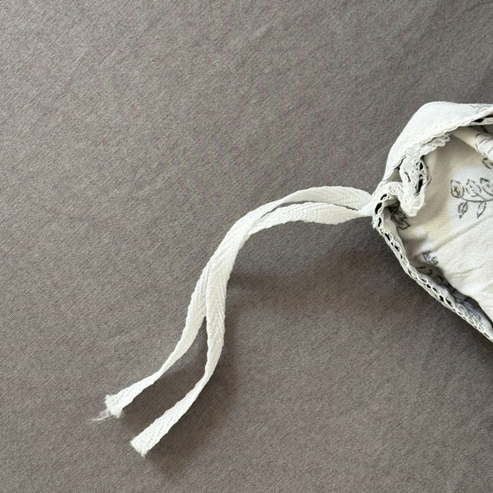 91家纺网 家纺一手货源 找家纺 上尚居 2025新款法式花边赫本风印花云朵棉四件套 澜音花香