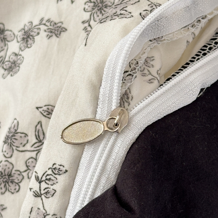 91家纺网 家纺一手货源 找家纺 上尚居 2025新款法式花边赫本风印花云朵棉四件套 澜音花香