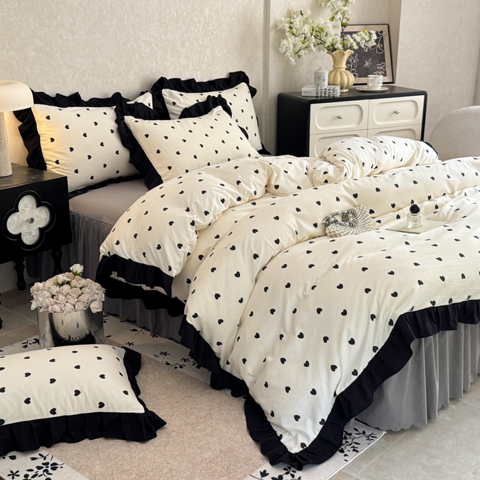 91家纺网 家纺一手货源 找家纺 上尚居 2025新款法式花边赫本风印花云朵棉四件套 心心相印