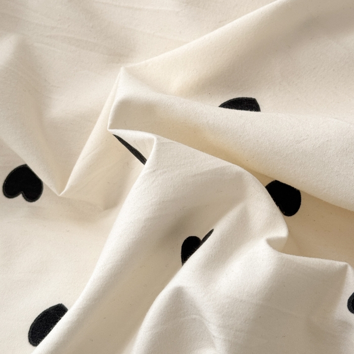 91家纺网 家纺一手货源 找家纺 上尚居 2025新款法式花边赫本风印花云朵棉四件套 心心相印