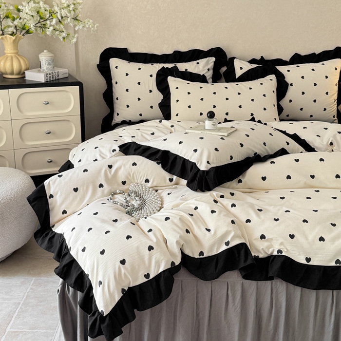 91家纺网 家纺一手货源 找家纺 上尚居 2025新款法式花边赫本风印花云朵棉四件套 心心相印