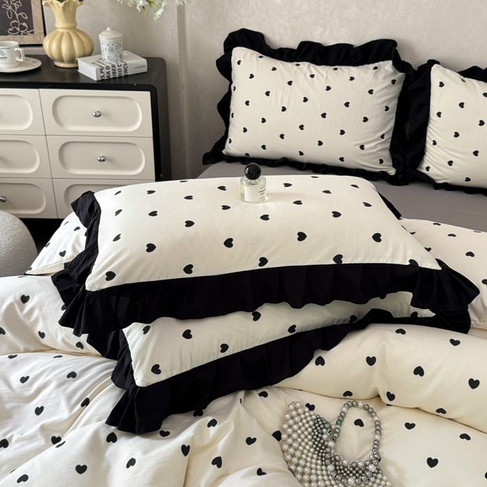 91家纺网 家纺一手货源 找家纺 上尚居 2025新款法式花边赫本风印花云朵棉四件套 心心相印