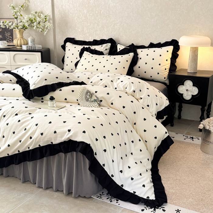 91家纺网 家纺一手货源 找家纺 上尚居 2025新款法式花边赫本风印花云朵棉四件套 心心相印