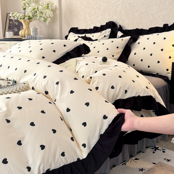 91家纺网 家纺一手货源 找家纺 上尚居 2025新款法式花边赫本风印花云朵棉四件套 心心相印