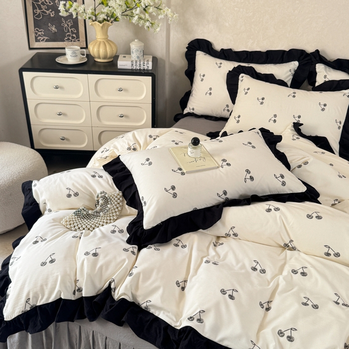 91家纺网 家纺一手货源 找家纺 上尚居 2025新款法式花边赫本风印花云朵棉四件套 美味樱桃