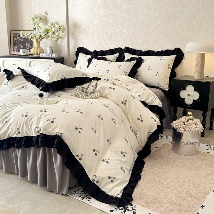 91家纺网 家纺一手货源 找家纺 上尚居 2025新款法式花边赫本风印花云朵棉四件套 美味樱桃