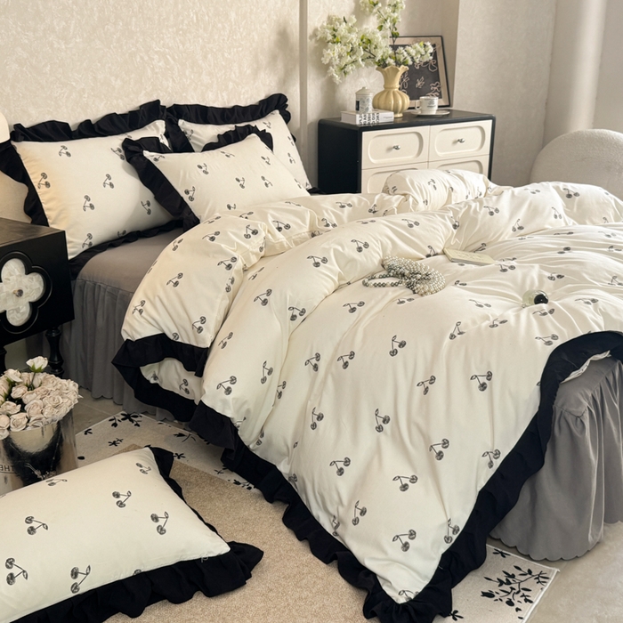 91家纺网 家纺一手货源 找家纺 上尚居 2025新款法式花边赫本风印花云朵棉四件套 美味樱桃