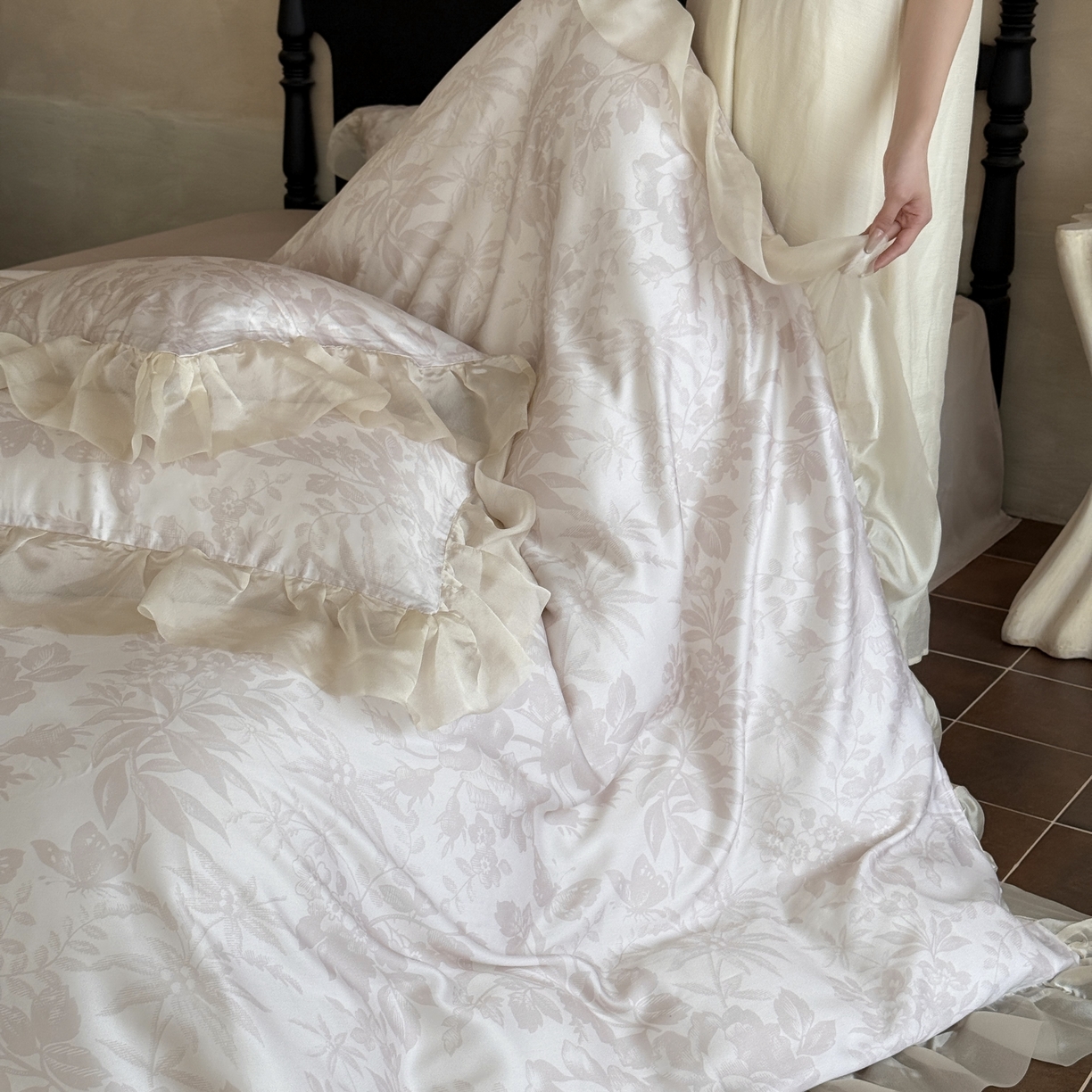 91家纺网 家纺一手货源 找家纺 MIU缪家居 2025新款60S兰精天丝四件套--晨曦 晨曦-柔雾粉