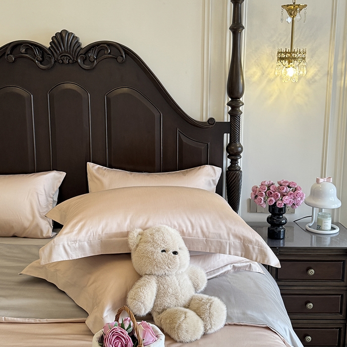 91家纺网 家纺一手货源 找家纺 秀色家纺 2025夏季新款A类60s天丝棉贡缎四件套-Cool Air系列（实拍风) Air天丝绵-桃灰粉+幻影灰