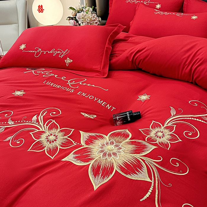 91家纺网 家纺一手货源 找家纺 大麦乐田 2025新款磨毛婚庆大红刺绣床裙款四件套 绮梦 大红