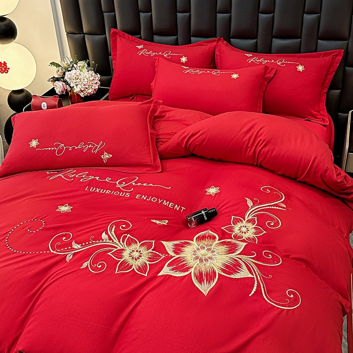 91家纺网 家纺一手货源 找家纺 大麦乐田 2025新款磨毛婚庆大红刺绣床裙款四件套 绮梦 大红