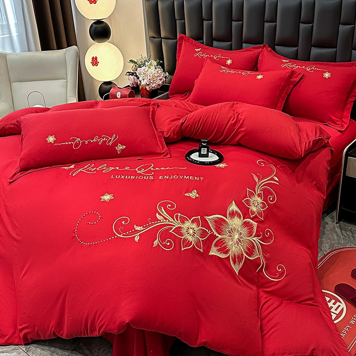 91家纺网 家纺一手货源 找家纺 大麦乐田 2025新款磨毛婚庆大红刺绣床裙款四件套 绮梦 大红